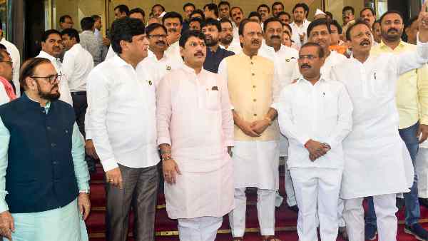 after-rahul-gandhi-sanjay-raut-may-also-be-disqualified-can-be-out-from-rajya-sabha