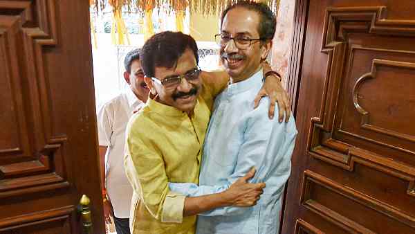 after-rahul-gandhi-sanjay-raut-may-also-be-disqualified-can-be-out-from-rajya-sabha