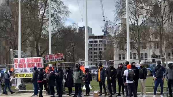 hindus-living-in-britain-are-more-healthy-and-educated-most-sikhs-have-their-own-house-uk-census hindus-living-in-britain-are-more-healthy-and-educated-most-sikhs-have-their-own-house-uk-census