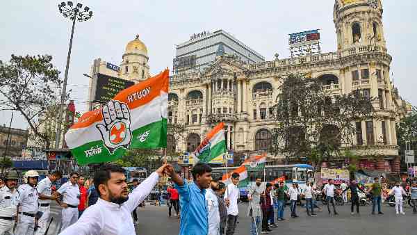 congress-left-again-beat-mamata-banerjee-in-bengal-tmc-wiped-out-in-haldia-dock-election