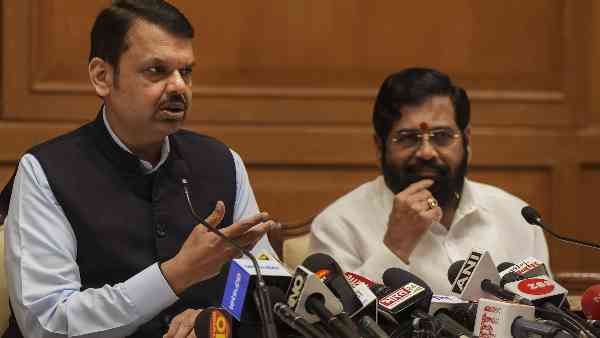 uddhav-thackeray-get-trapped-in-rahul-gandhi-s-affair-on-the-issue-of-savarkar-in-maharashtra