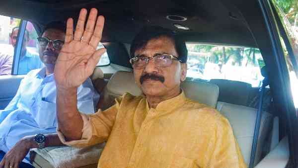 uddhav-thackeray-get-trapped-in-rahul-gandhi-s-affair-on-the-issue-of-savarkar-in-maharashtra