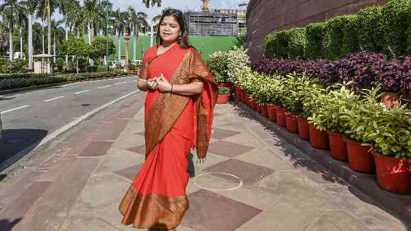 uddhav-thackeray-get-trapped-in-rahul-gandhi-s-affair-on-the-issue-of-savarkar-in-maharashtra