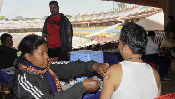is-covid-vaccine-affecting-the-heart-in-youths-in-india-big-claim-of-former-dg-of-icmr