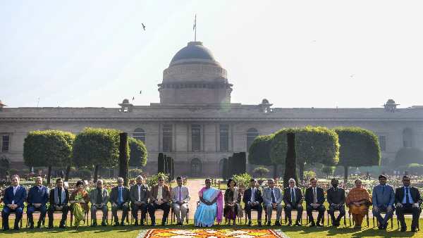 सीजेआई-सुप्रीम कोर्ट की पैरवी करने उतरे विपक्षी सांसद