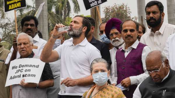 राहुल पर वरुण का तंज ? 'एक अपमानजनक कृत्य'
