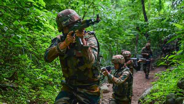 हालात पर भारतीय जवानों की कड़ी नजर हालात पर भारतीय जवानों की कड़ी नजर