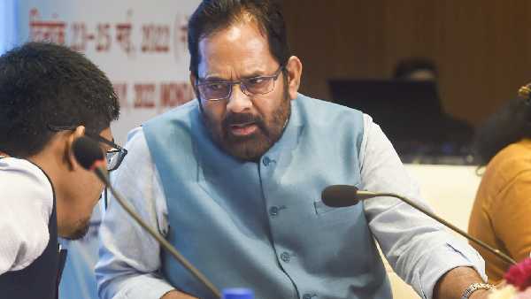congress-is-going-through-feudal-frenzy-mukhtar-naqvi-on-rahul-gandhi-s-london-remarks