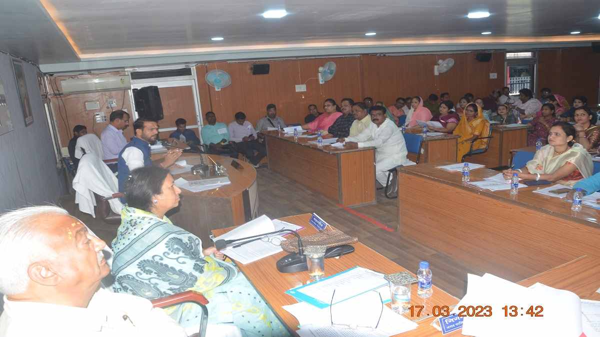 साधारण सभा की बैठक में टाटा कंपनी के खिलाफ पक्ष-विपक्ष एकजुट साधारण सभा की बैठक में टाटा कंपनी के खिलाफ पक्ष-विपक्ष एकजुट