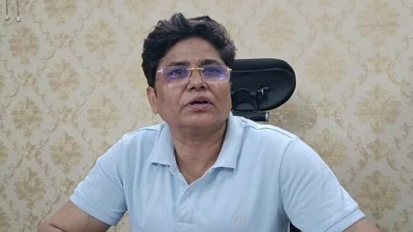 Noida Former DG lost trapped in the greed of forex trending lost 2.54 crores in an online fraud 