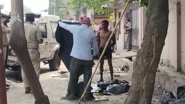 Noida Another incident like Shraddha murder case girl severed hands and feet found in drain
