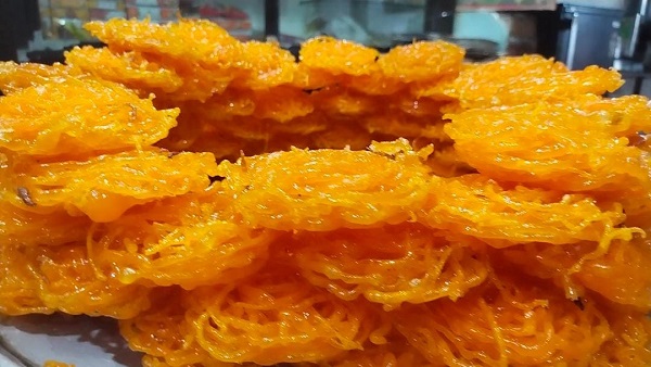 होली की खास मिठाई घेहर, जो पाकिस्तान से आई थी होली की खास मिठाई घेहर, जो पाकिस्तान से आई थी