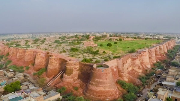 बड़ी रियासतों का शुरुआत में ही विलय बड़ी रियासतों का शुरुआत में ही विलय