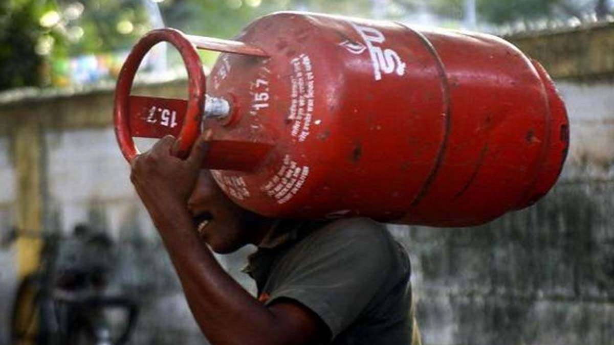 How to decided price of LPG cylinder in India and why are the prices increasing? How to decided price of LPG cylinder in India and why are the prices increasing?