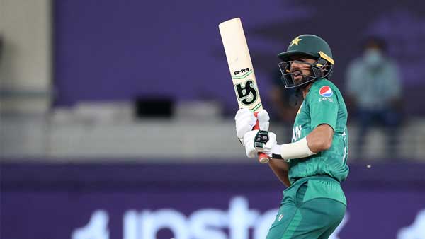 3. पाकिस्तानी स्टार शोएब मलिक भी शामिल