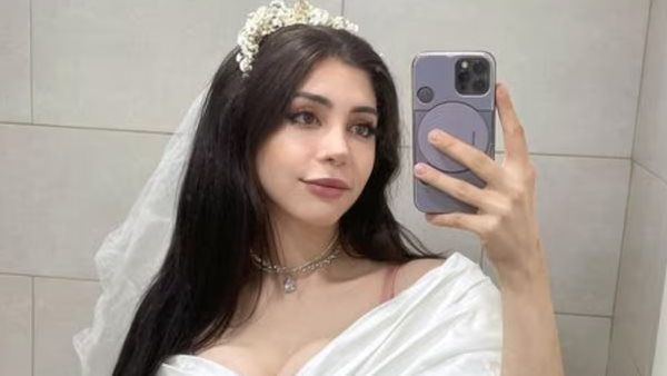 सोफी ने 20 फरवरी को खुद से सोलो शादी की सोफी ने 20 फरवरी को खुद से सोलो शादी की