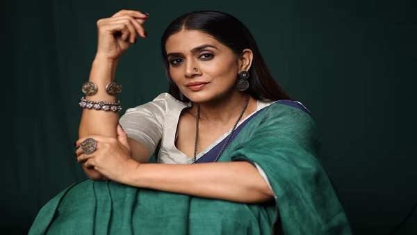 सोनाली कुलकर्णी ने महिलाओं पर कही ये बात सोनाली कुलकर्णी ने महिलाओं पर कही ये बात