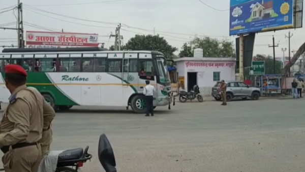 Mathura Video of traffic policeman slapping and kicking driver goes viral bullying with drivers