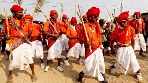 उदयपुर की होली में पारंपरिक लोक नृत्य और लोक गीत 