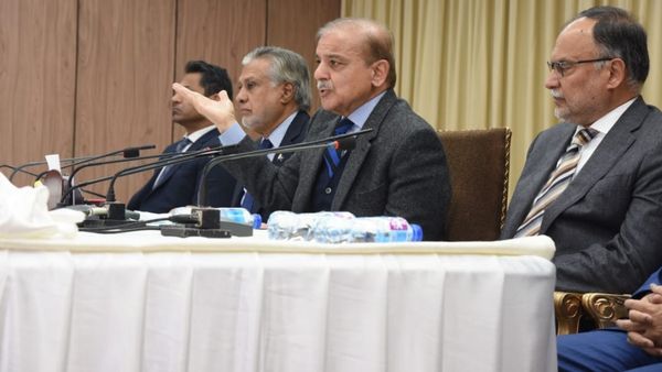 कर्ज चुकाने के लिए चीन ने दिया नया कर्ज