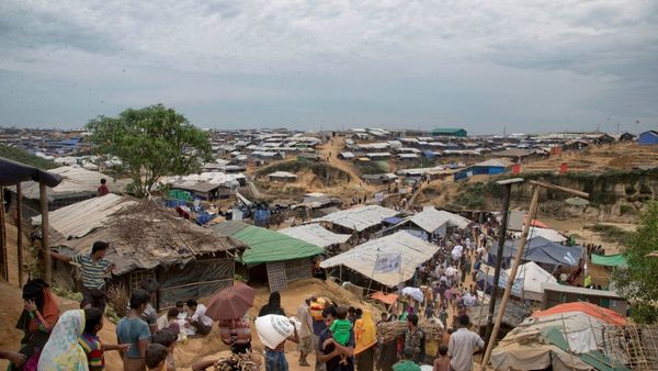 रोहिंग्यां कैंपों में बार बार लगती आग रोहिंग्यां कैंपों में बार बार लगती आग