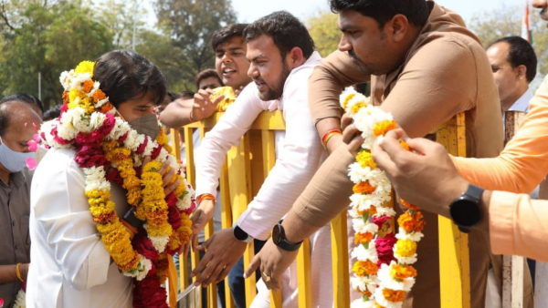 ईरानी ट्रॉफी का मैच देखेंगे सिंधिया ईरानी ट्रॉफी का मैच देखेंगे सिंधिया