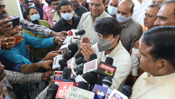 विचार-विमर्श के मंथन के बाद निकला है ये अमृत बजट: सिंधिया विचार-विमर्श के मंथन के बाद निकला है ये अमृत बजट: सिंधिया