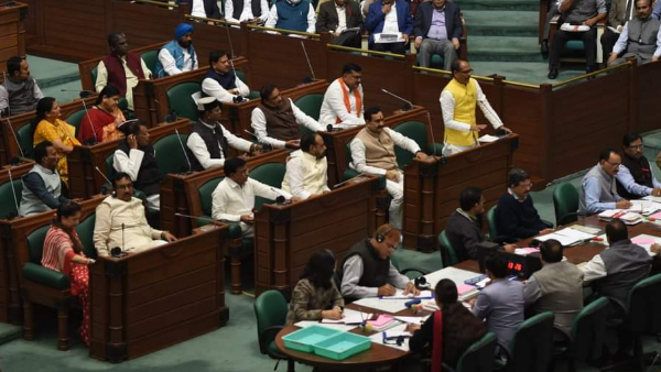 अविश्वास प्रस्ताव पर 49 विधायकों के हस्ताक्षर 