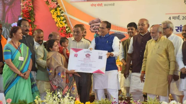 मऊगंज में विभिन्न विकास कार्यों का लोकार्पण और भूमि पूजन मऊगंज में विभिन्न विकास कार्यों का लोकार्पण और भूमि पूजन