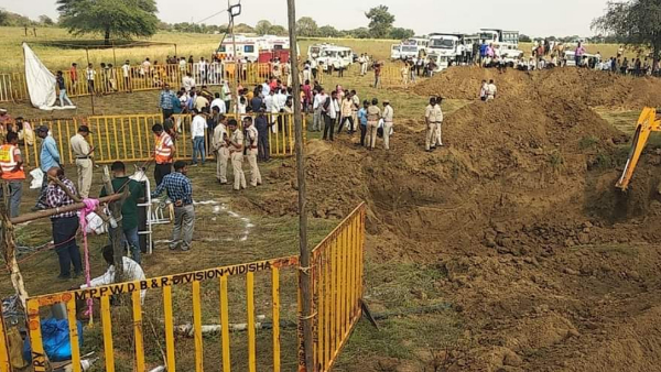 24 घंटे लगातार चला रेस्क्यू कार्य