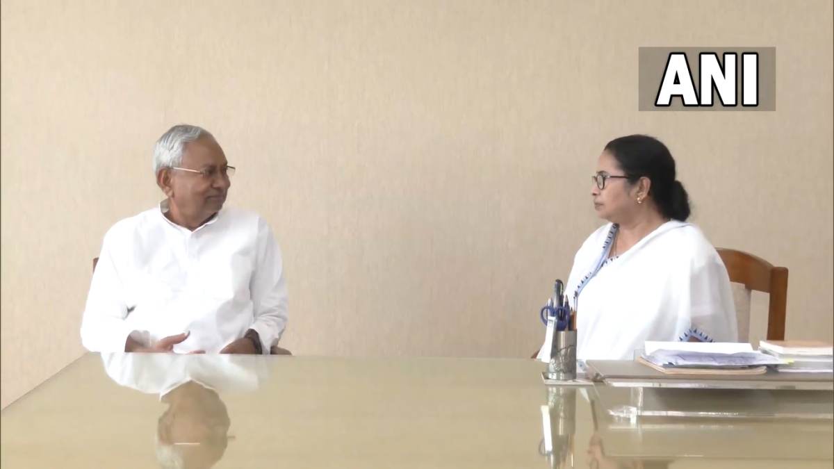 Nitish Kumar Mamata Banerjee
