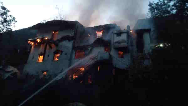 real sisters burnt alive in the fire the dead bodies not found real sisters burnt alive in the fire the dead bodies not found