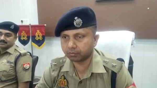 Mathura E-rickshaw driver arrested in threatining Aniruddhacharya Maharaj to repay the loan 