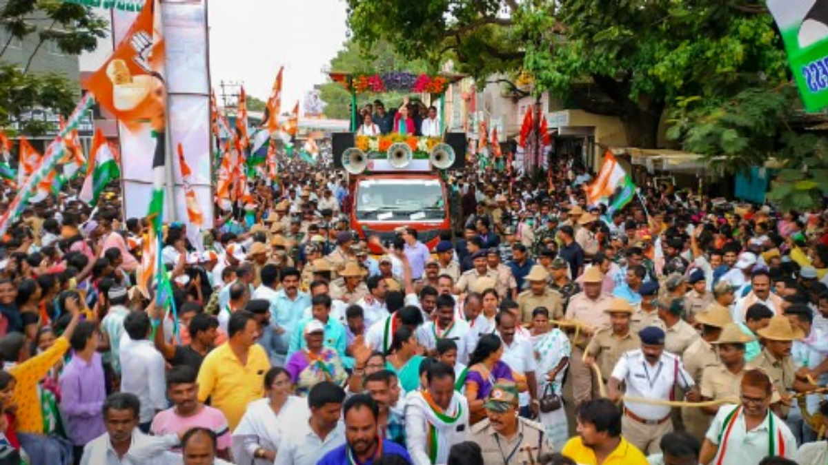 Priyanka Gandhiroadshow Priyanka Gandhiroadshow