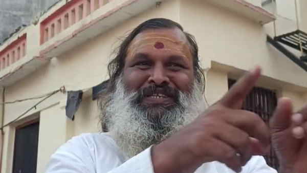 Shravan Kumar of Kalyug Father old scooter 73 year old mother 66 thousand kilometer journey