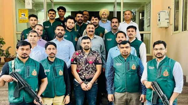 Most Wanted Gangster Deepak Boxer caught in Mexico delhi police FBI interpol