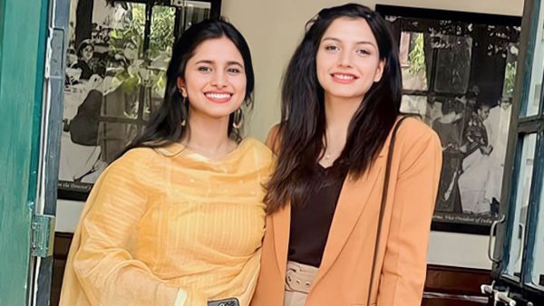 ias Pari Bishnoi with sister