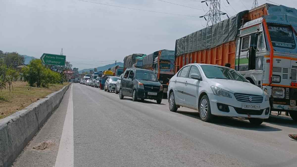 Landslide in Jammu Kashmir Srinagar NH Landslide in Jammu Kashmir Srinagar NH
