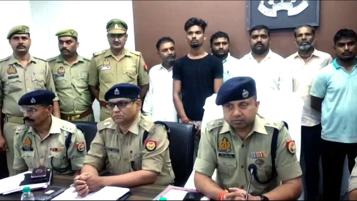 Mathura fraudulent exposed police arrested 6 people who squandered peoples capital in property Mathura fraudulent exposed police arrested 6 people who squandered peoples capital in property