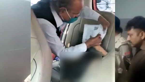 Agra Dead old womans thumb impression on property documents in car video went viral