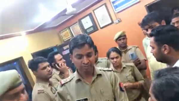 Meerut wife and nephew died on the way while chasing the Police forcibly taking businessman away Meerut wife and nephew died on the way while chasing the Police forcibly taking businessman away
