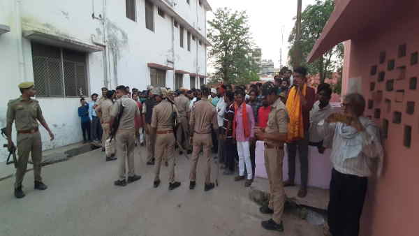Student leader associated with SP murdered in Ballia attacked at college gate while leaving exam