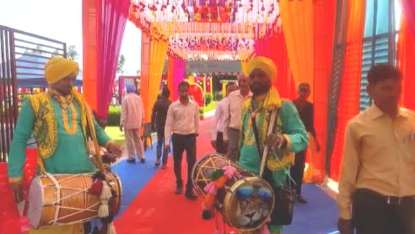 UP Nikay Chunav pilibhit outgoing councilor got married because of reserved female seat in election 