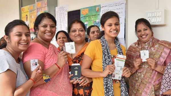karnataka-elections-are-candidates-luring-voters-by-bribing-them-with-upi-ec-is-keeping-an-eye