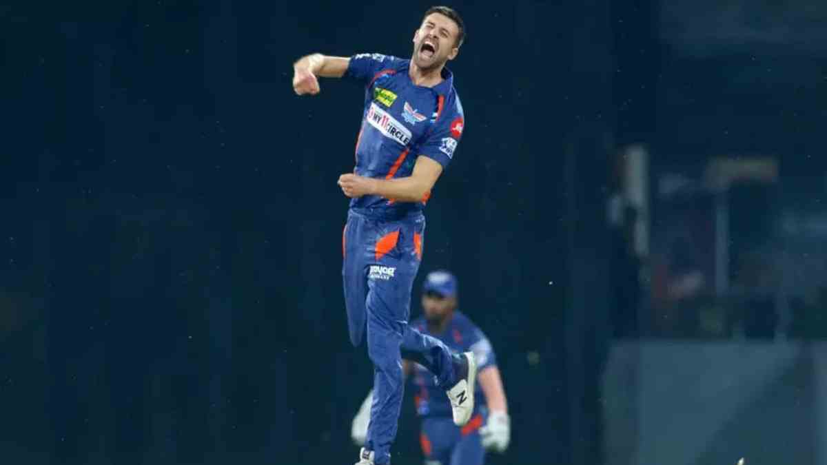 घातक तेज गेंदबाजी- 4 ओवर, 14 रन 5 विकेट घातक तेज गेंदबाजी- 4 ओवर, 14 रन 5 विकेट
