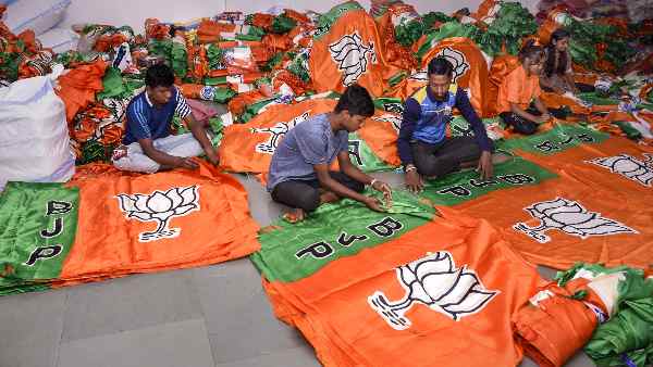 rahul-gandhi-has-been-convicted-in-same-case-in-which-ec-not-acted-in-2019-elections-on-bjp-complain