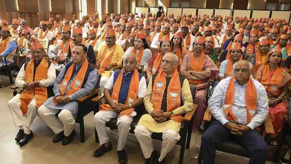 karnataka-elections-bjp-wants-to-use-gujarat-s-experiment-know-where-it-may-get-stuck