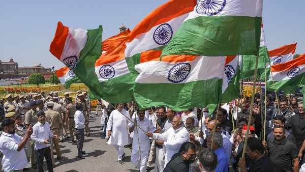 13-opposition-parties-including-congress-will-not-go-to-lok-sabha-speaker-s-evening-tea-report
