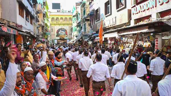 In the RSS too, by giving responsibilities to the Dalits and Backwards in the organization, preparations have started to practically implement the vision of the wider Hindu society