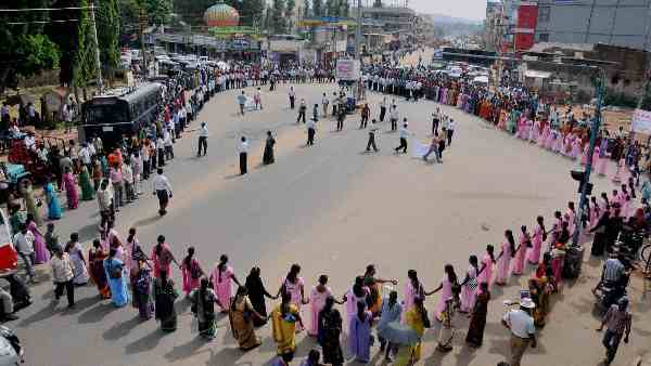 Karnataka polls:Caste once again took center stage in Karnataka elections, other issues gradually softened